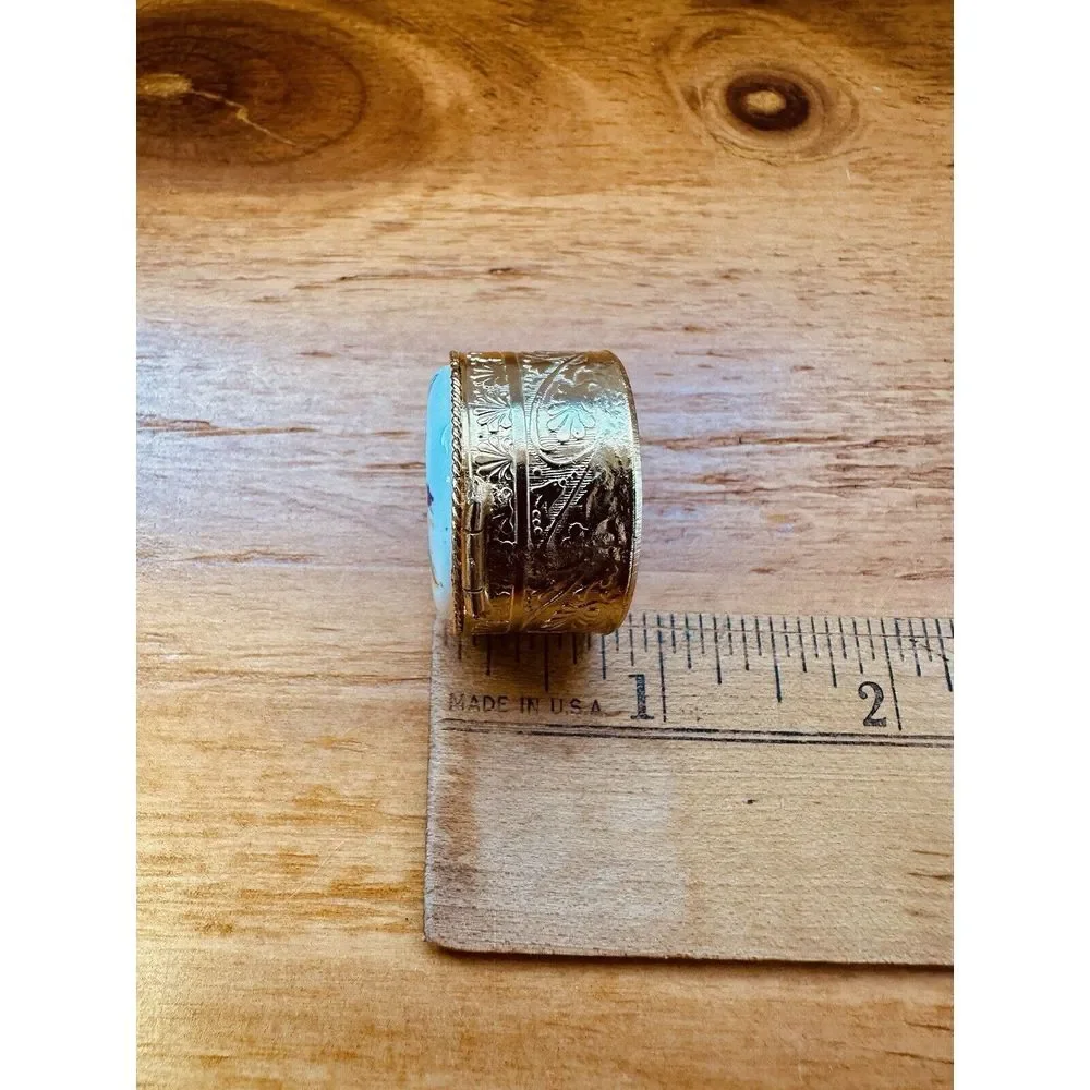 Vintage Floral Top Miniature Round‎ Pill Box Trinket Box Stamped Italy Gold Tone